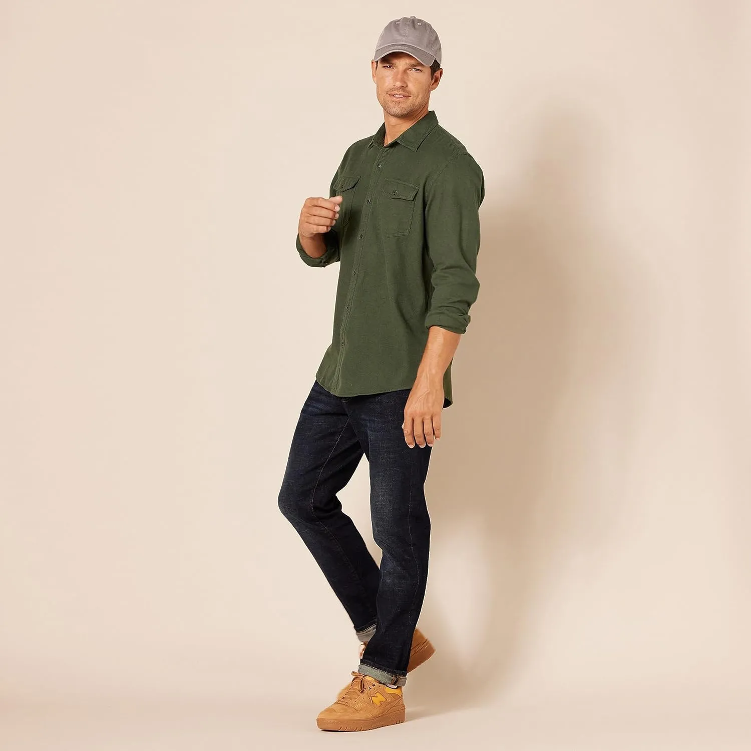 Amazon Essentials Men's Long-Sleeve Flannel Shirt, Regular-Fit, Two Pockets