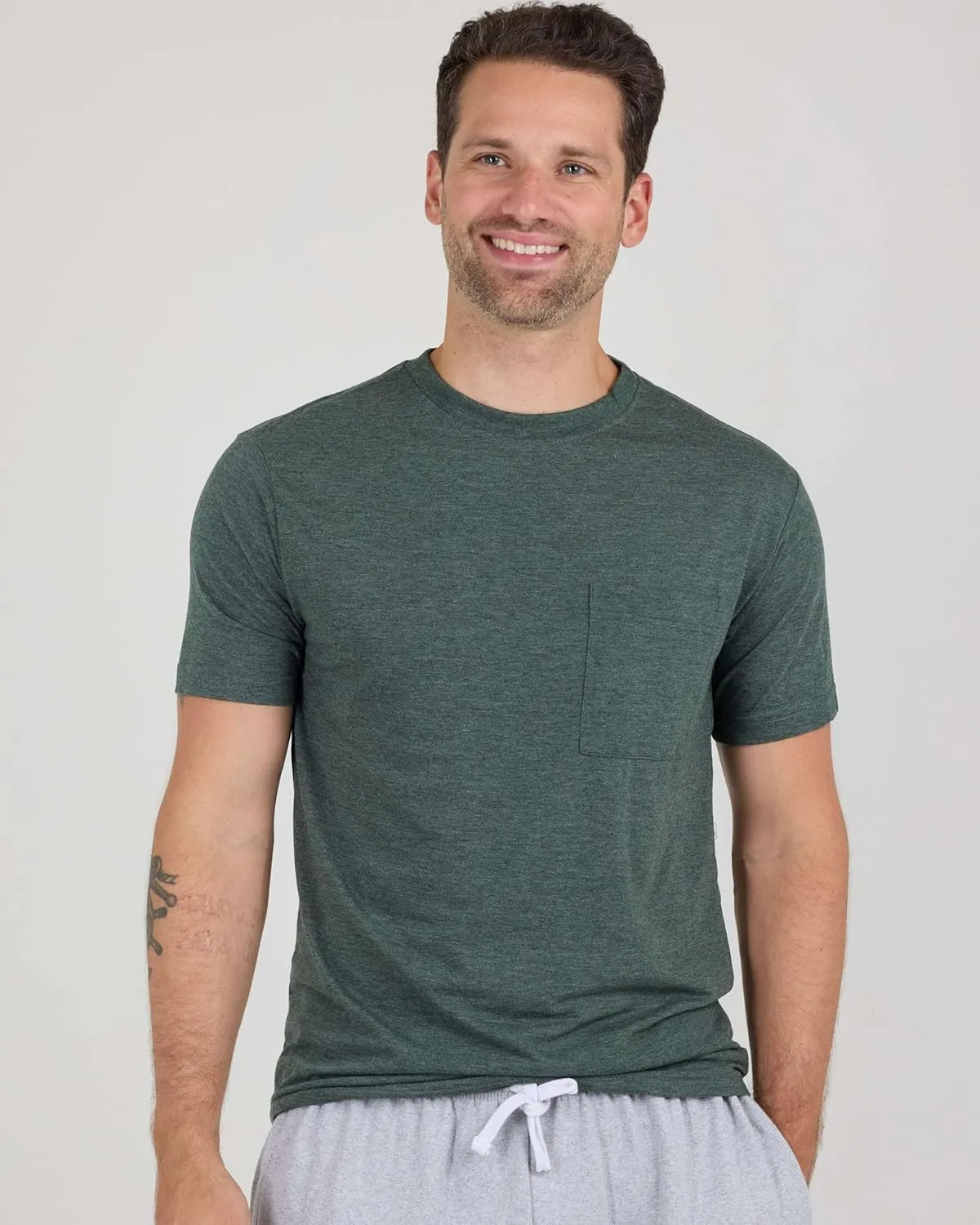 Real Essentials 4 Pack: Men's Cotton Performance Short Sleeve Crew Neck Pocket T-Shirt Athletic Top (Available in Big & Tall)