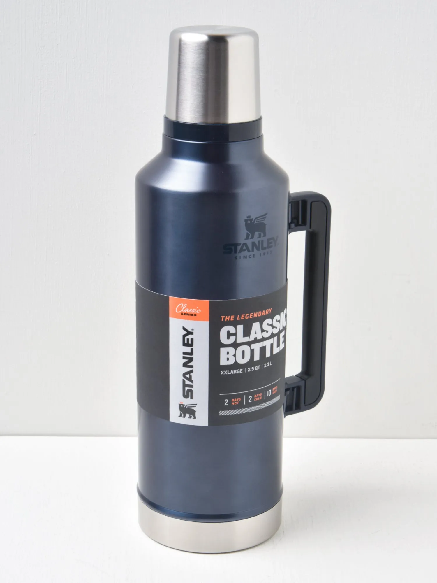 The Legendary Classic Bottle 2.5QT/2.3L Nightfall